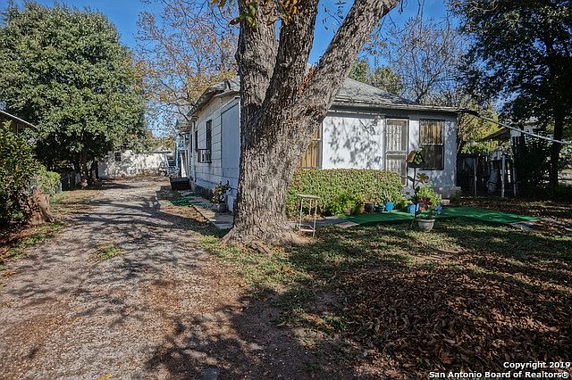 1st image of 823 Essex St