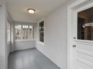 911 Circle Ave, Forest Park, IL 60130