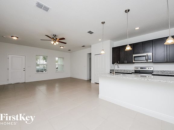 4th image of 707 Martin Ln