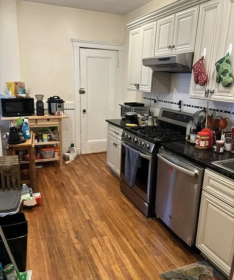 30 Gibbs St #1 — Photo 7