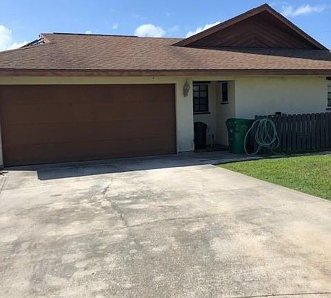 3rd image of 2401 SE Trail Ave
