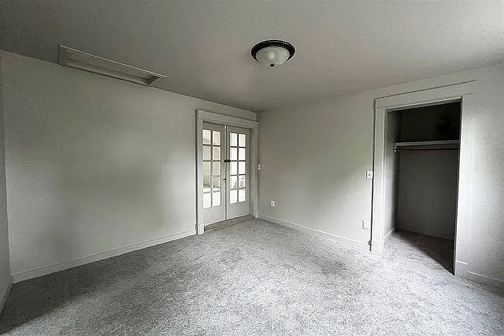 220 Northwest Jackson Avenue - 1 — Photo 4