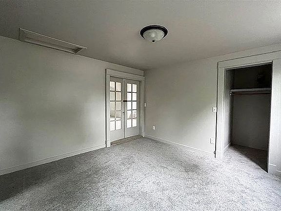 5th image of 220 Jackson Ave NW