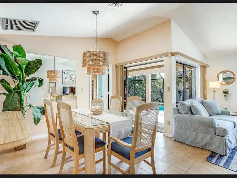 1228 Lastrada Ln — Photo 5