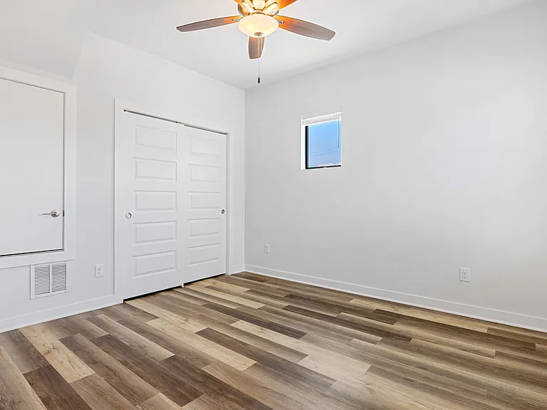 1114 N Olive St — Photo 22