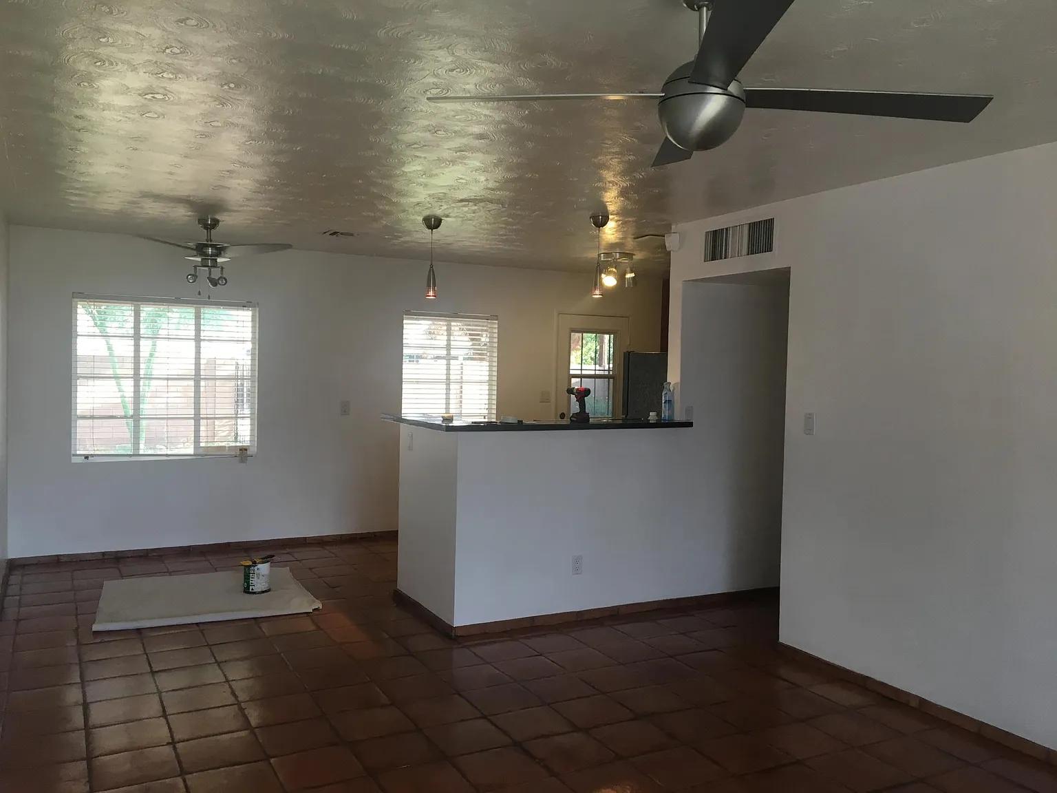 3 bed, 1136 sqft, $2,200 — Photo 4