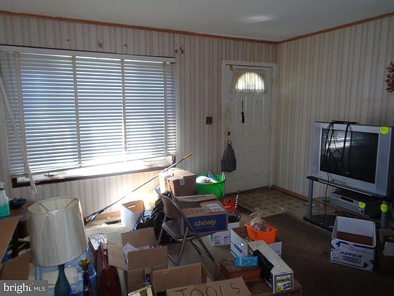 2nd image of 19 Greenview Ave #41
