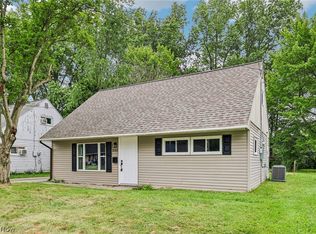 1562 Denison Dr NW, Warren, OH 44485