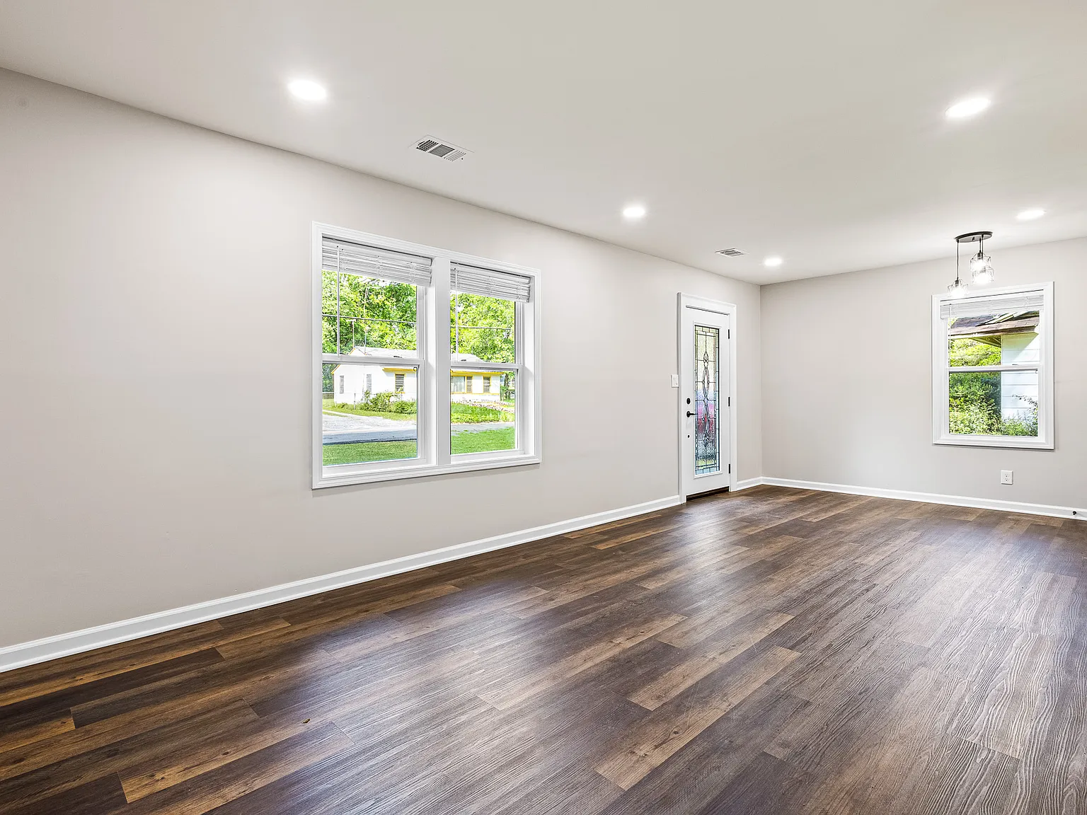3 bed, 864 sqft, $1,375 — Photo 4