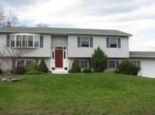 128 Snow Bunting Ct, Montgomery, NY 12549