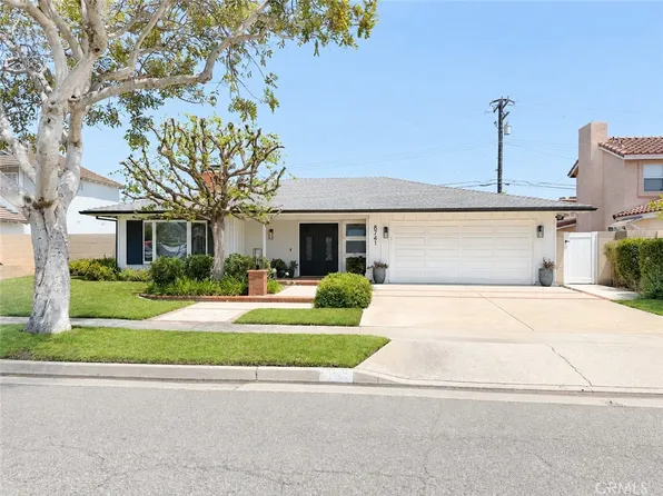 8741 La Roca Ave, Fountain Valley, CA 92708