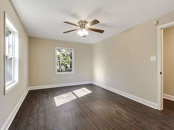 4th image of 253 Iroquois St