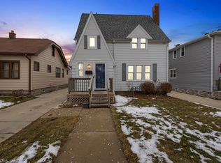 2125 S 88th St, West Allis, WI 53227
