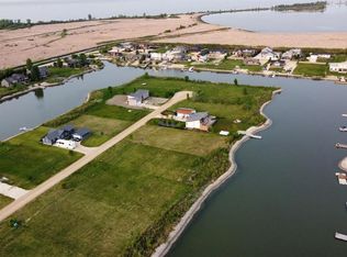 61 Lake Estate Dr, Gimli, MB R0C1B1