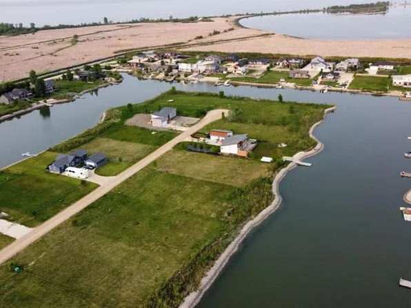 61 Lake Estate Dr, Gimli, MB R0C 1B1