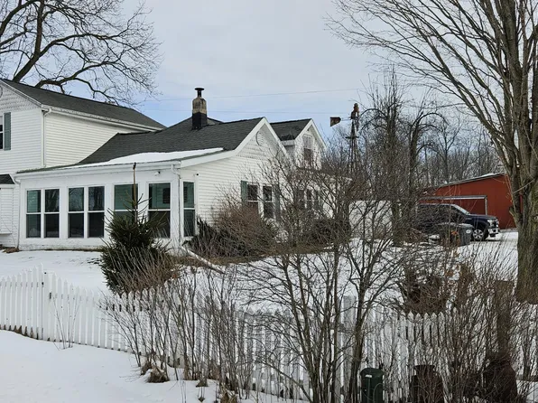 72291 County Road 215, Lawrence, MI 49064