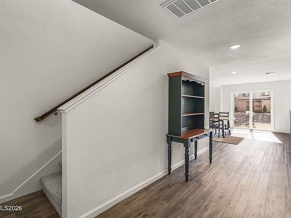 5th image of 8970 Wolf River Dr