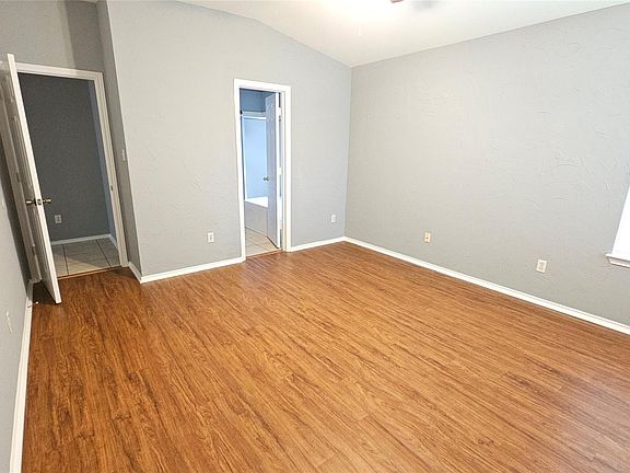 5th image of 2241 Ada Ln