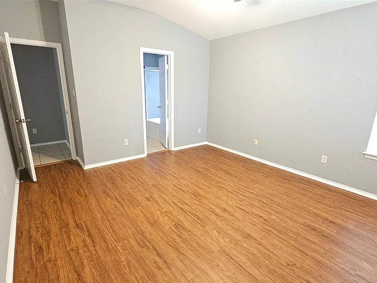 2241 Ada Ln — Photo 5