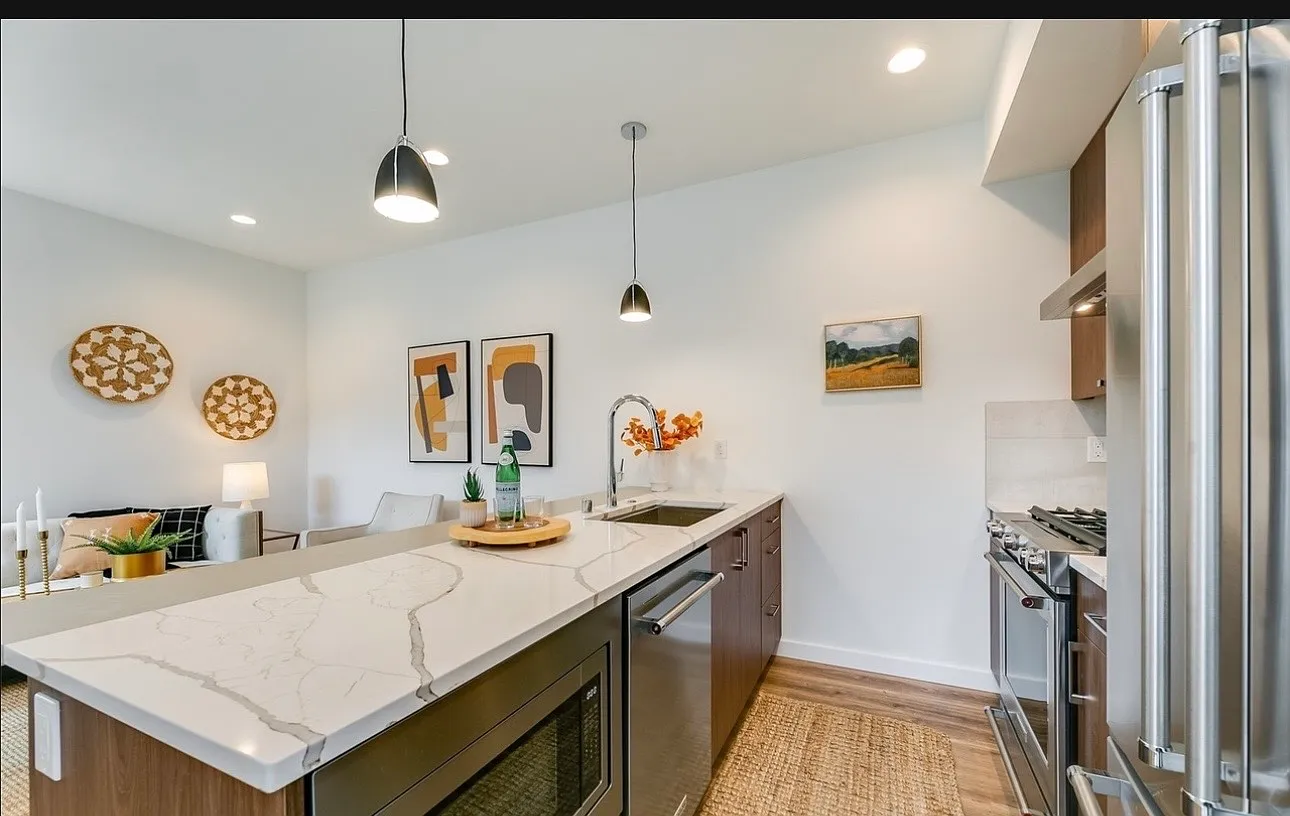 2 bed, 1257 sqft, $3,580 — Photo 3