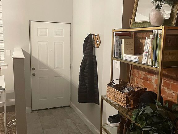 5th image of 3461 Palmetto St