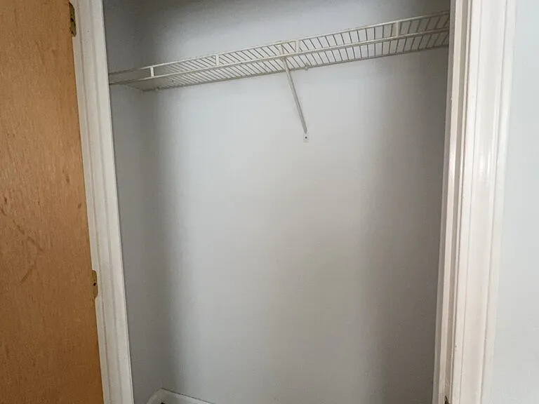 2 bed, 1.0 bath, $700 — Photo 7