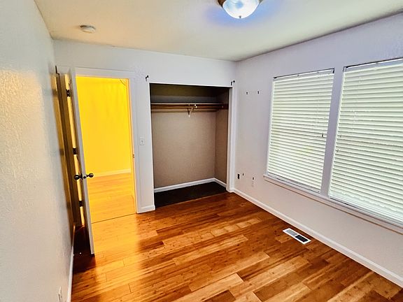 5th image of 2109 Stillwater Ave NW