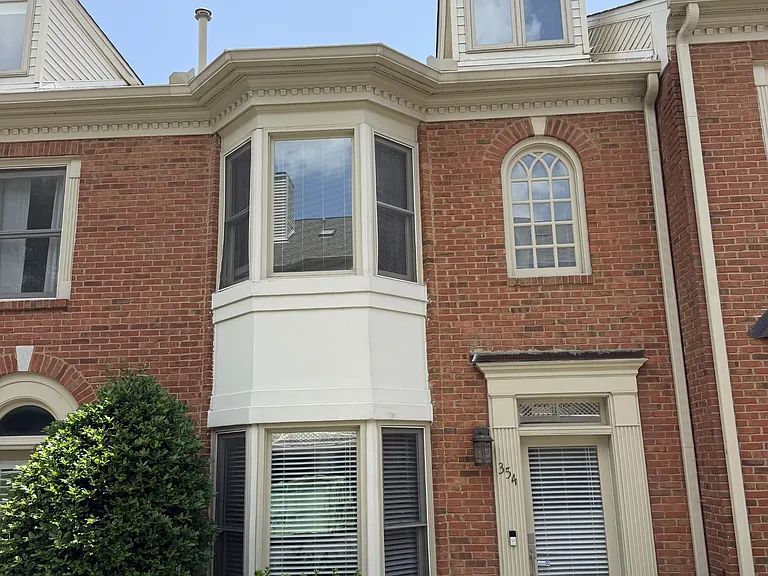 354 Ardsley Pl — Photo 1