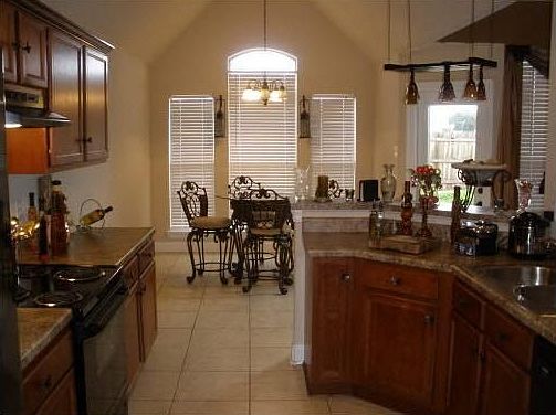 5th image of 22 Tuscany Dr