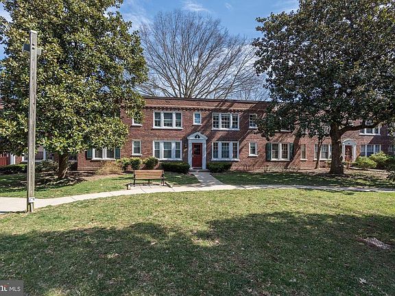 Home has Lovely, Warm, Inviting Curb Appeal!