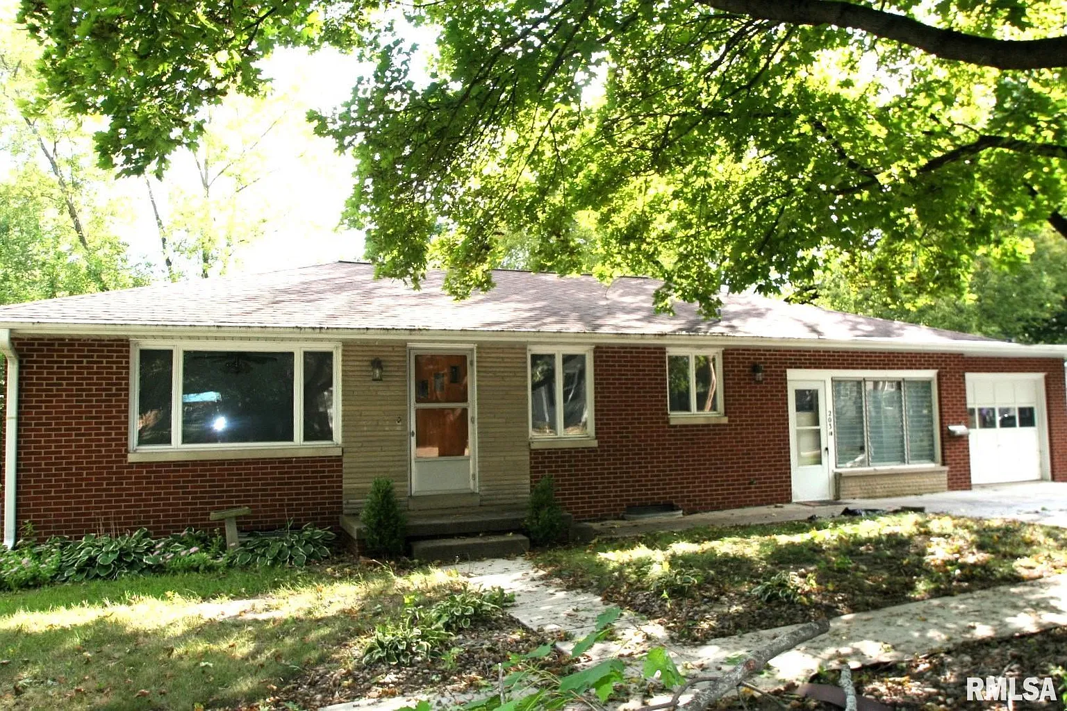 203 E 4th St photo 1