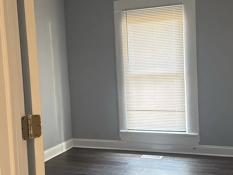 709 Logan St — Photo 2