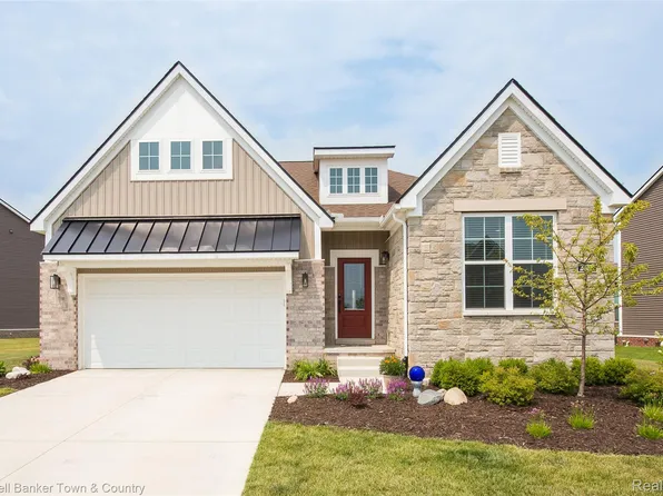 2329 Provencal Dr, Commerce Township, MI 48382