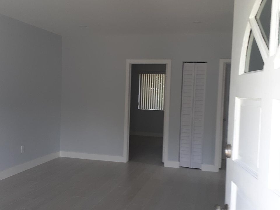 1st image of 542 NW 58th St