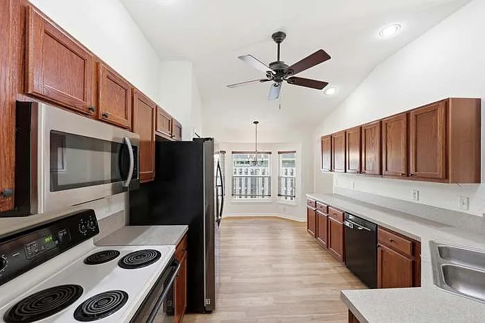 385 Whisper Ridge Dr — Photo 9