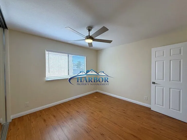 1166 W 22nd St #2 — Photo 15