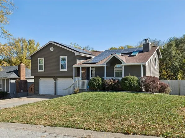 216 SW 26th St, Blue Springs, MO 64015