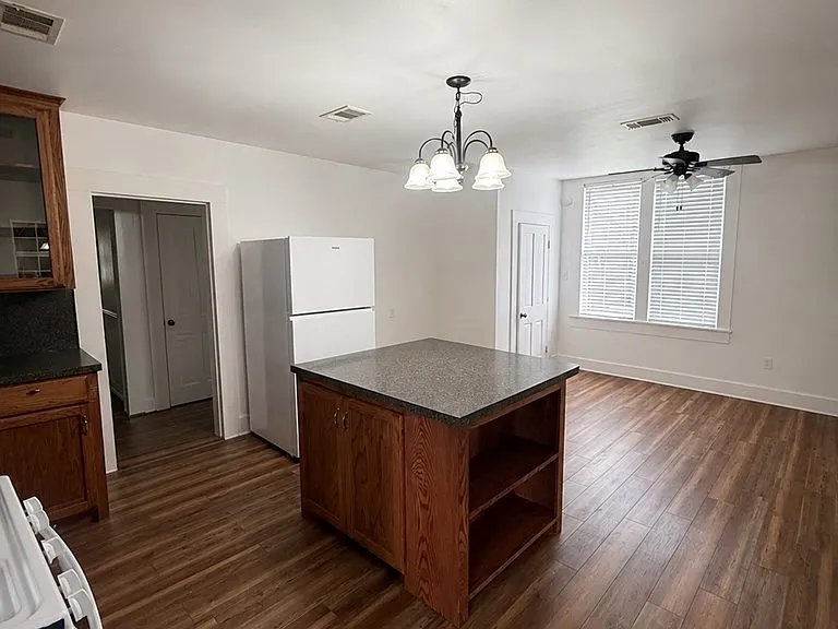 509 N Peachtree St — Photo 9