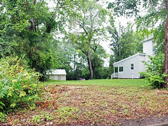 2nd image of 117 Bassett St