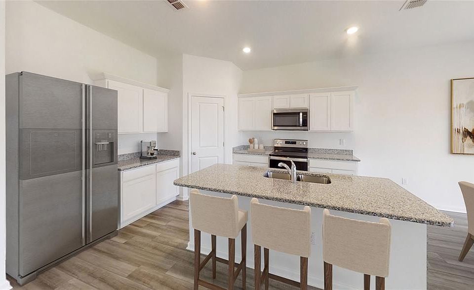2nd image of 356011 Eastbrook Ave