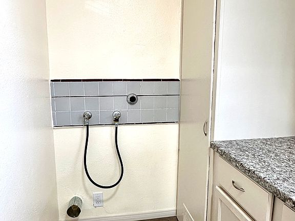 5th image of 8706 Wall St