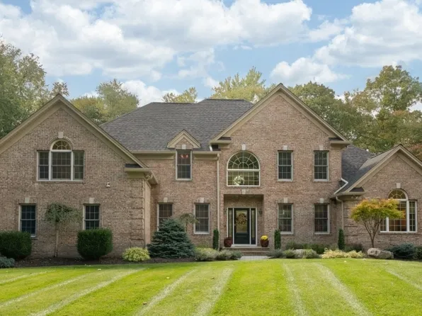 13 E Hidden Valley Ct, Andover Twp., NJ 07821