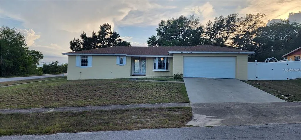 3 bed, 2.0 bath, 1478 sqft, $2,050 — Photo 1