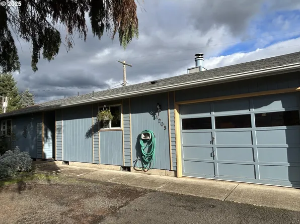 1205 Mill St, Springfield, OR 97477