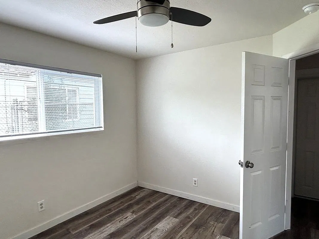 2 bed, 2.0 bath, 741 sqft, $1,645 — Photo 2