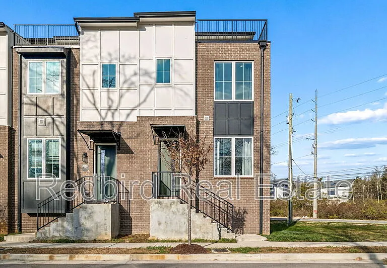 2050 McKinley St — Photo 1