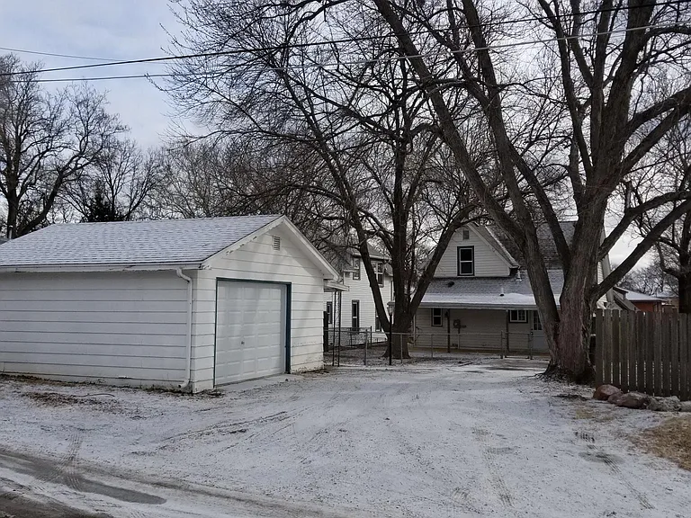4604 Stockwell St — Photo 11
