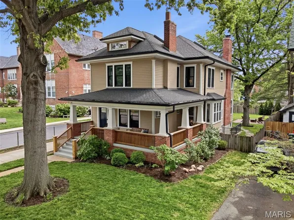 30 Gray Ave, Saint Louis, MO 63119