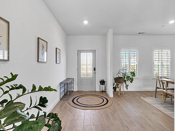5th image of 2517 W Claridge Way