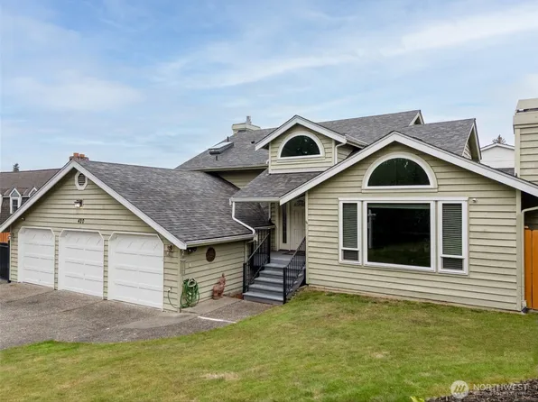 420 SW 185th Place, Normandy Park, WA 98166
